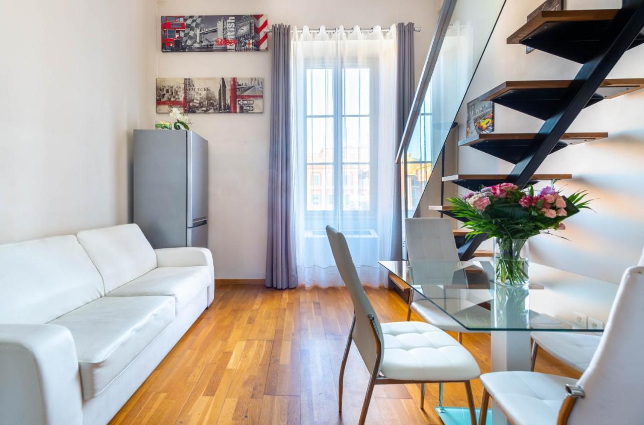 View On Principal Massena Place, Beach 2 Min Walk Apartment Nizza